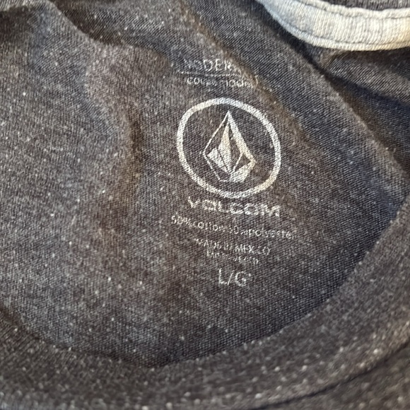 Volcom T-Shirt - Picture 3 of 4